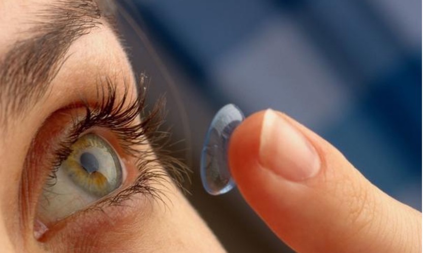 如果患者是800度以上的高度近视伴散光患者,可以选择德视佳的icl晶体